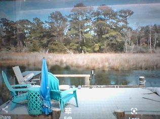 160 Hunting Bay Dr, Bogue, NC 28570