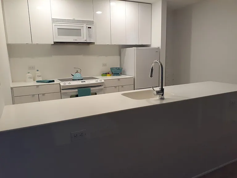 Lofts at 629 Euclid — Photo 7