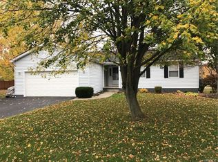 61 Settlers Row, Grand Island, NY 14072