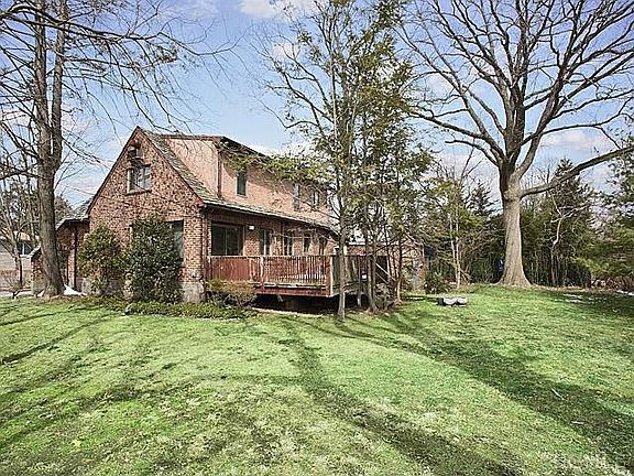 2nd image of 80 Elaine Ter