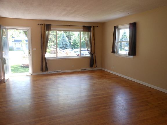 2nd image of 310 N Fairfield Ave