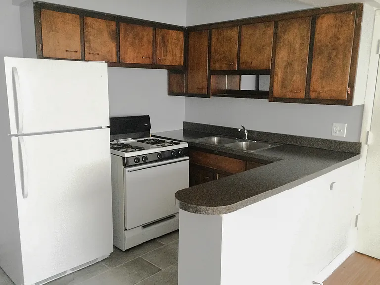 Eastlake Terrace 1 Bedroom Kitchen