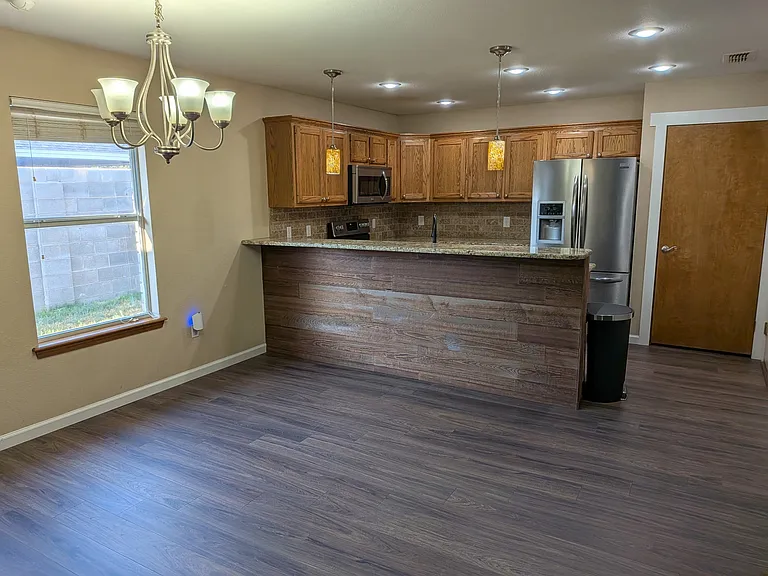 1821 Arbor Dr — Photo 5