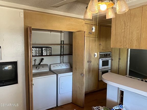 5th image of 8628 Saloma Ave
