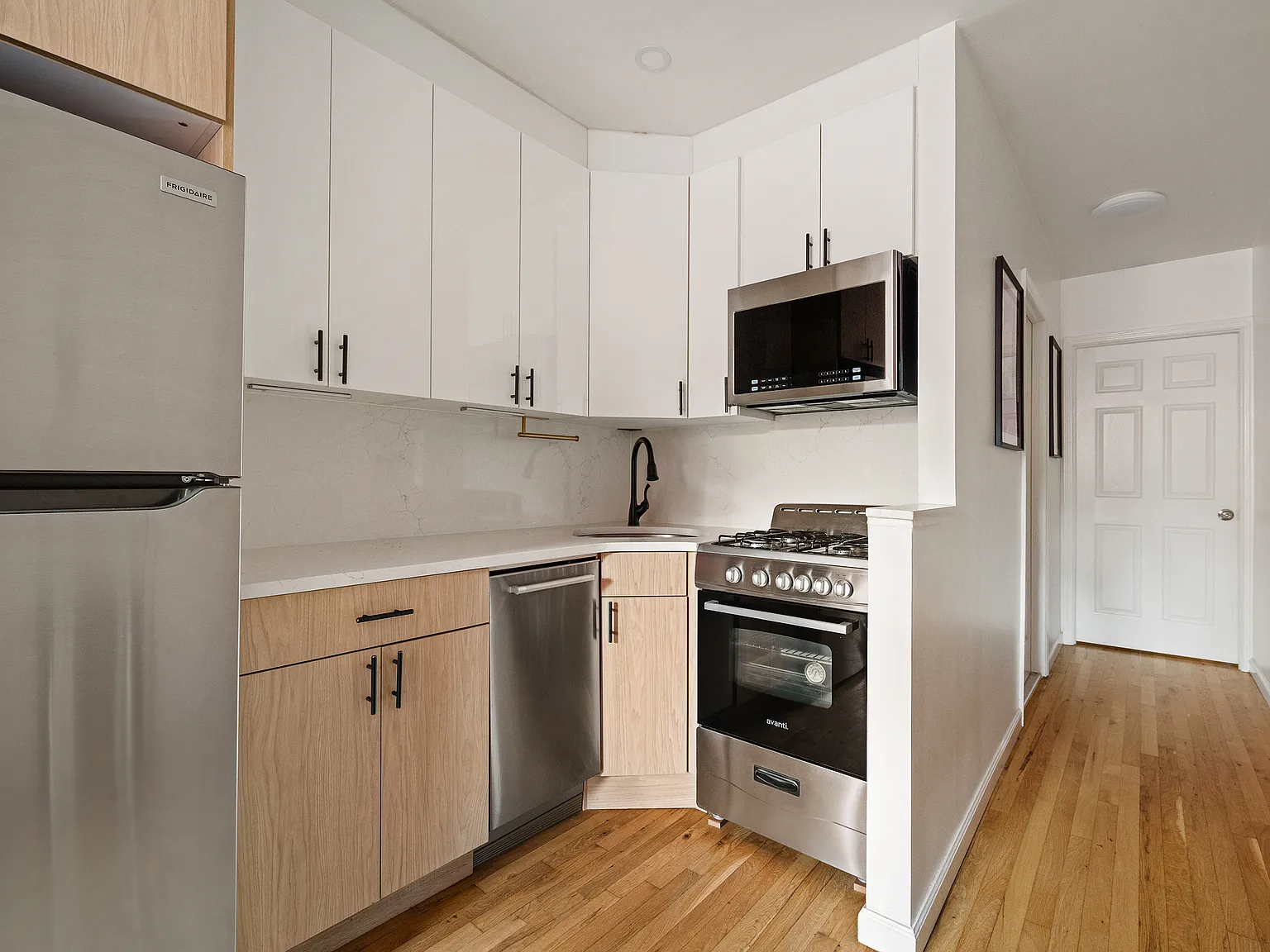 1671 Eighth Avenue — Photo 2