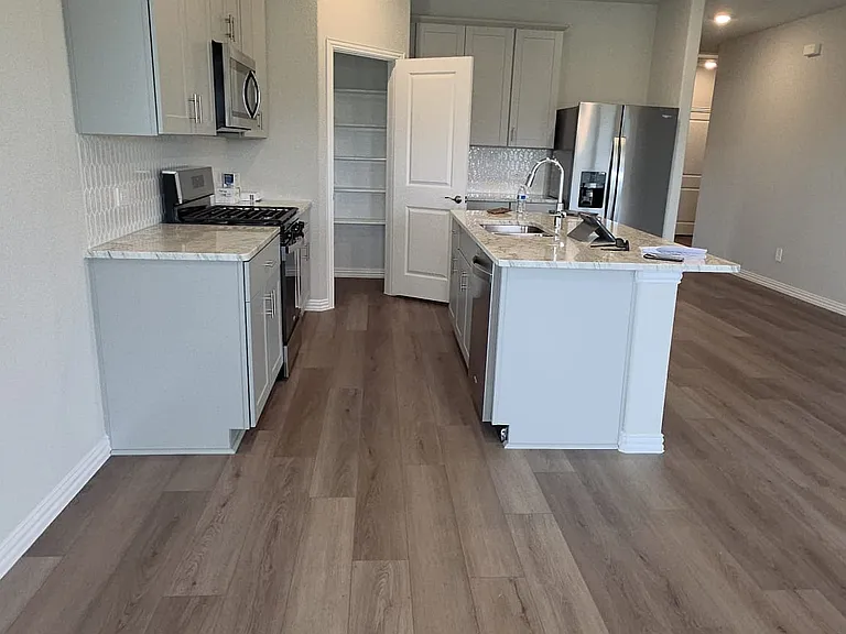 3806 High Valley Dr — Photo 5