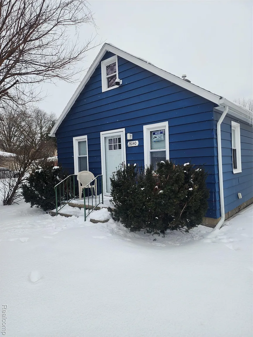 28140 Cole St photo 1