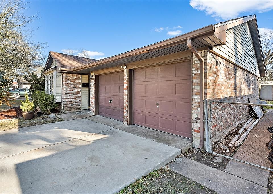 1st image of 13334 Hollypark Dr