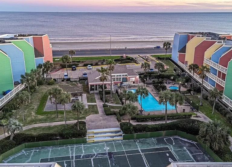The Oceanfront Galveston Apartments — Photo 82