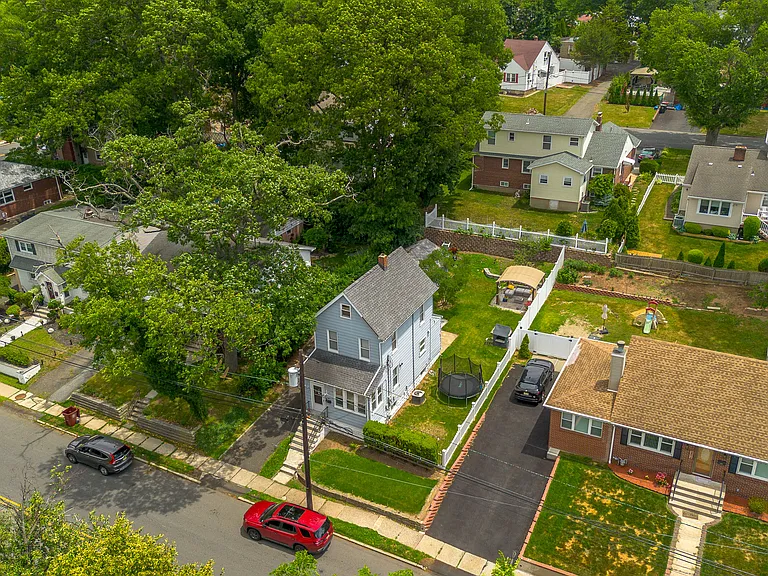 306 E Passaic Ave — Photo 15