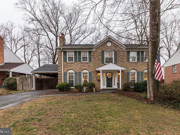 3rd image of 15 Hawthorn Ct