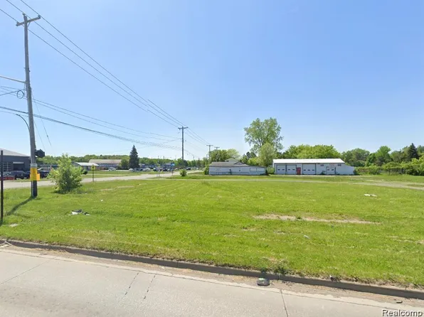4011 W Pierson Rd, Flint, MI 48504