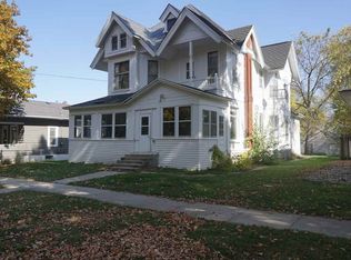 925 N Adams Ave, Mason City, IA 50401