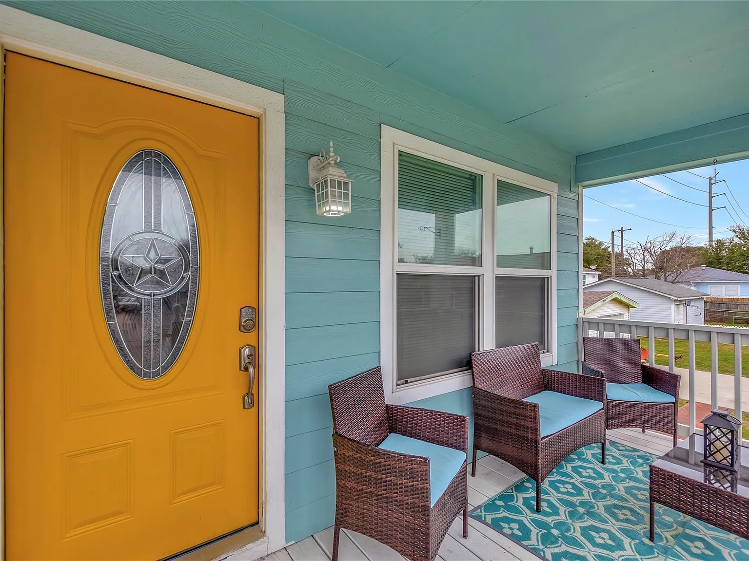 2 bed, 2.0 bath, 1078 sqft, $1,800 — Photo 2