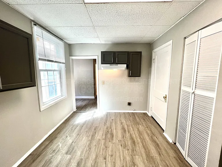 2212 Calumet St #2 — Photo 10