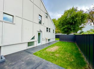 3556 NE Sandy Blvd #B, Portland, OR 97232