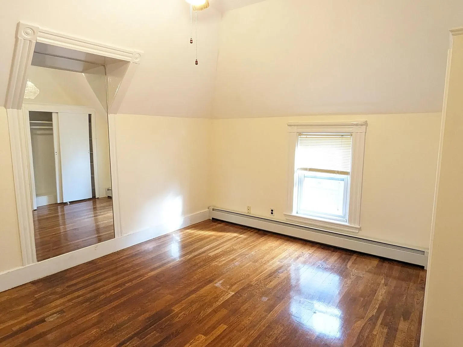 3 bed, 900 sqft, $3,000 — Photo 4