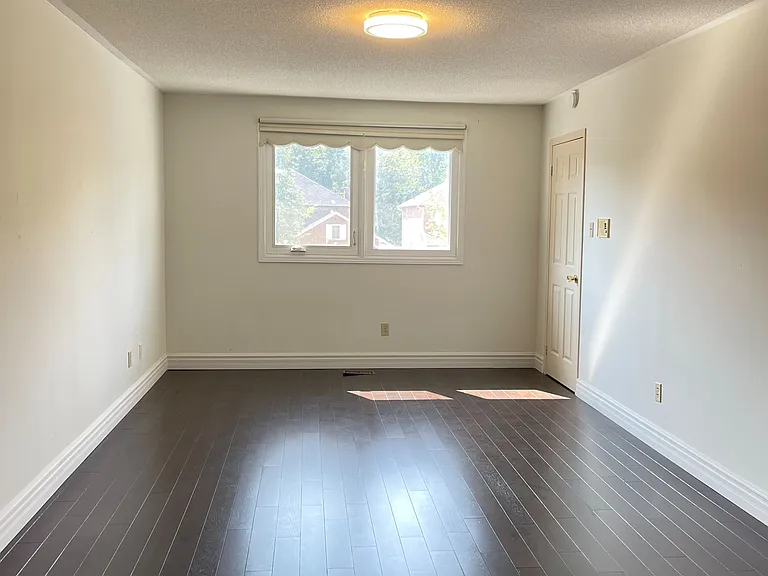 38 Southgate Cres — Photo 11