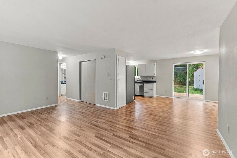 5th image of 660 NE Barbara Boulevard
