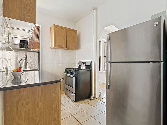 4th image of 63 Fort Greene Pl APT 14
