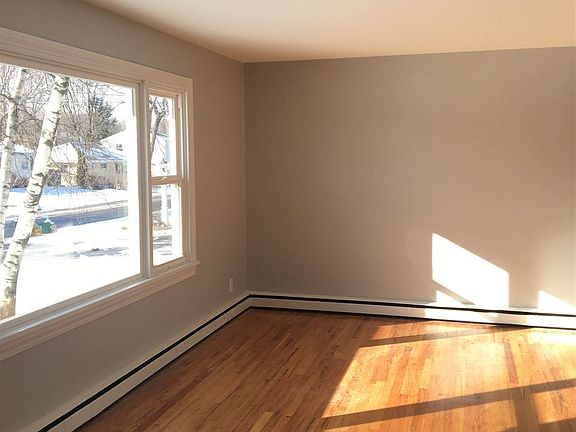 2nd image of 36 Loralee Dr