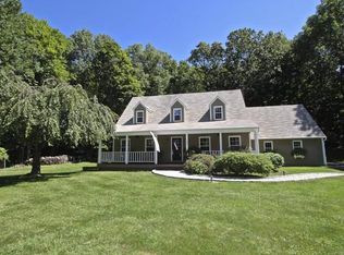 42 Gelding Hill Rd, Sandy Hook, CT 06482