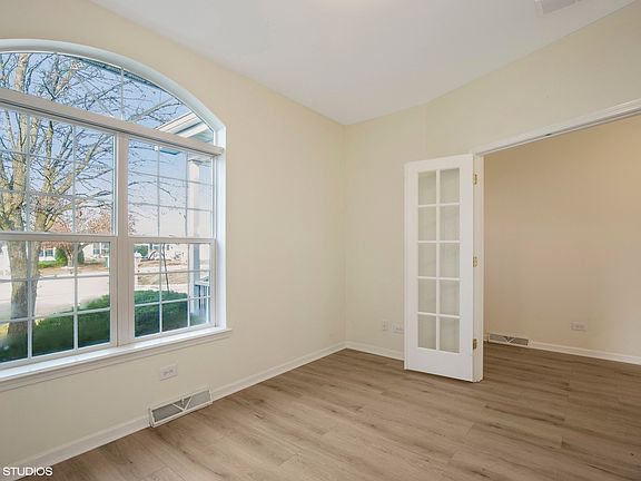 4th image of 3011 Hunt Club Ct