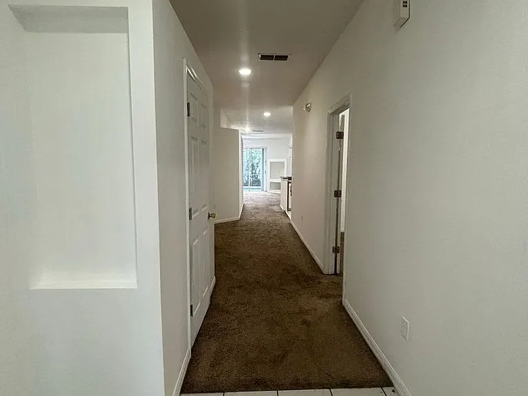 2915 Sunset Lakes Blvd — Photo 9