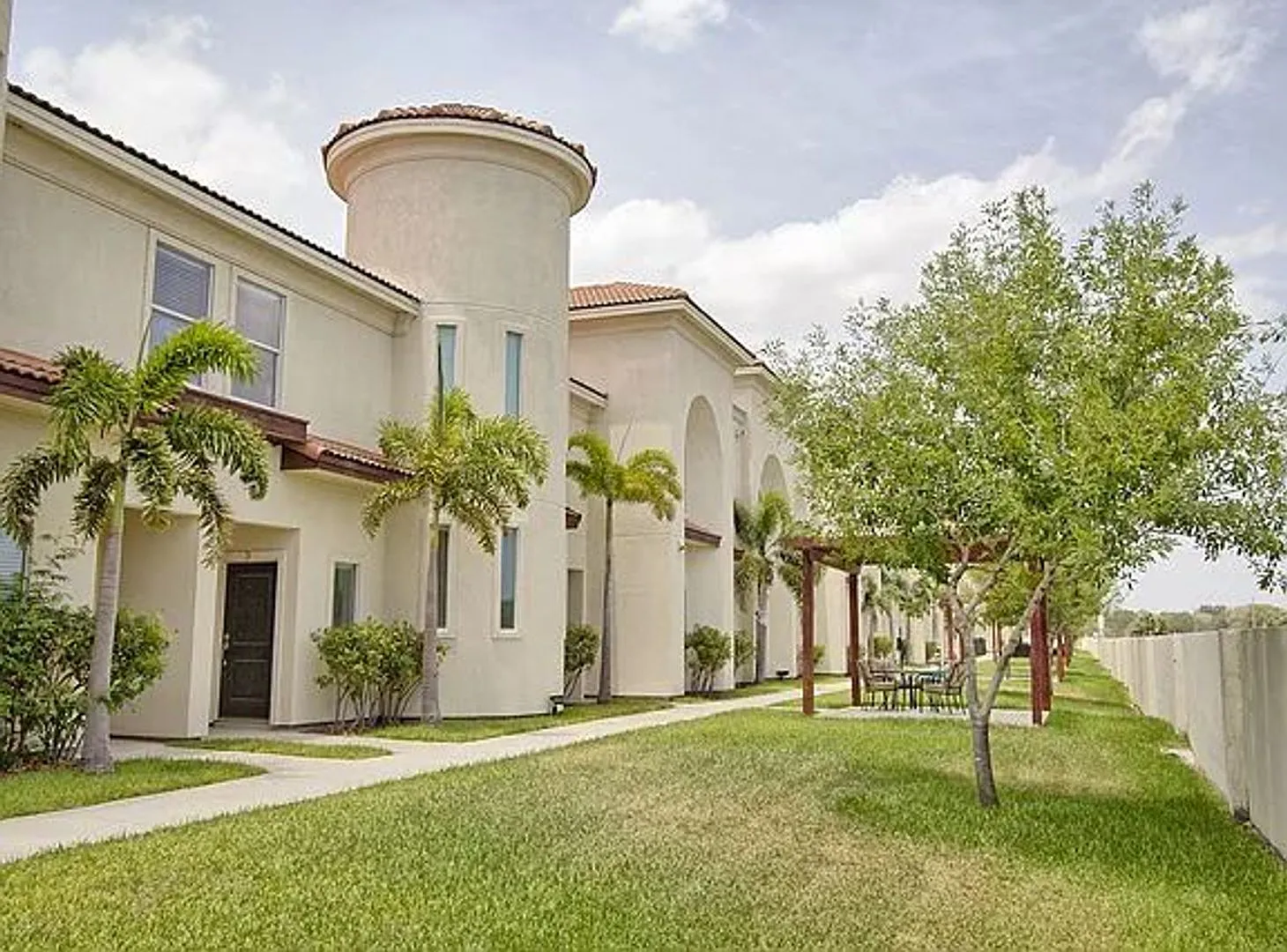 Apt 10 -1413 E Keeton Ave - McAllen — Photo 2