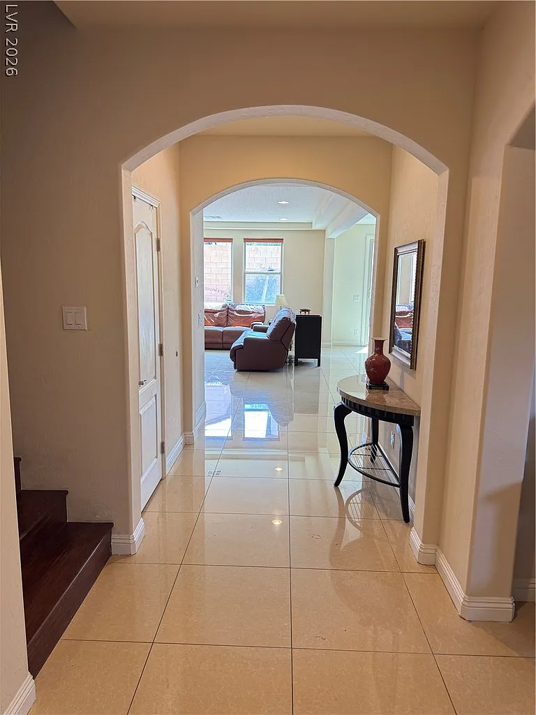 4 bed, 2.5 bath, 3015 sqft, $3,150 — Photo 4