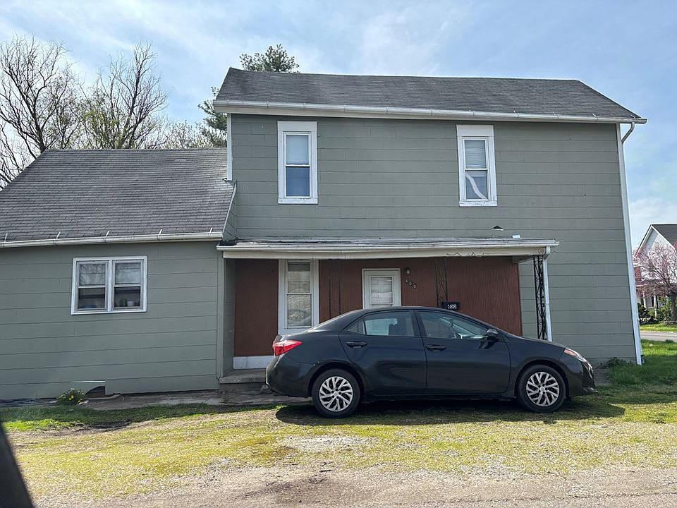 2nd image of 400 McKellar St