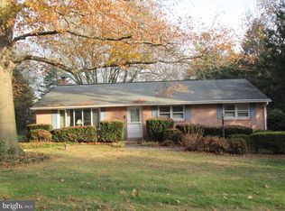 3 Neil Dr, Lititz, PA 17543