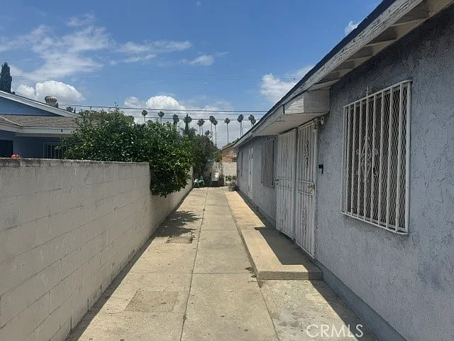 807 E Vernon Ave #2 — Photo 2