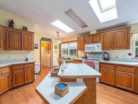 2nd image of 46 Cathance Rd