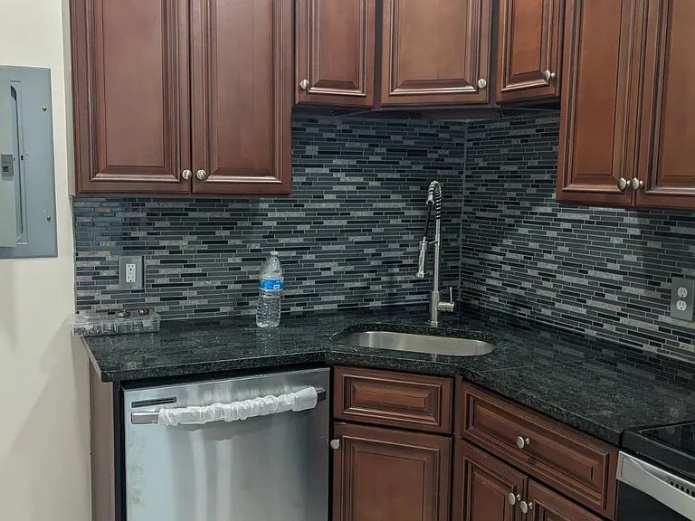 518 N State St #1 — Photo 9