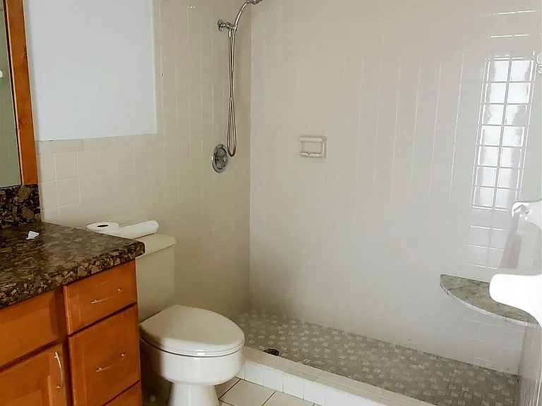 1421 NW 114th Ave — Photo 13