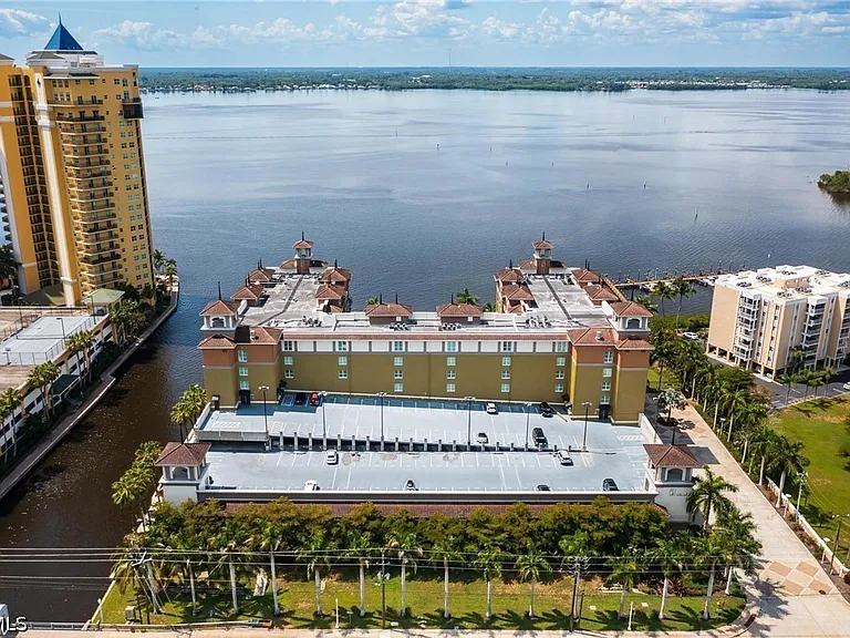 2825 Palm Beach Blvd #214 — Photo 31