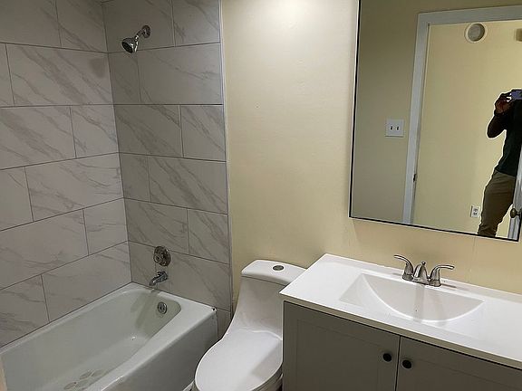4th image of 8213 Cedar Glen Dr
