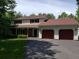 60 Oak Grove Rd, Vassalboro, ME 04989