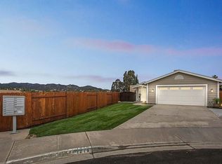 1216 Titan Ct, Escondido, CA 92026