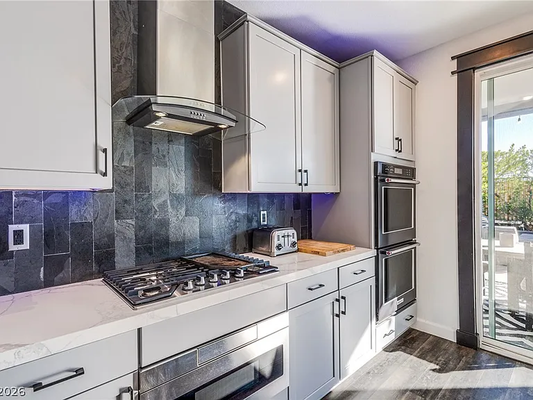 2605 Tolmezzo St — Photo 12