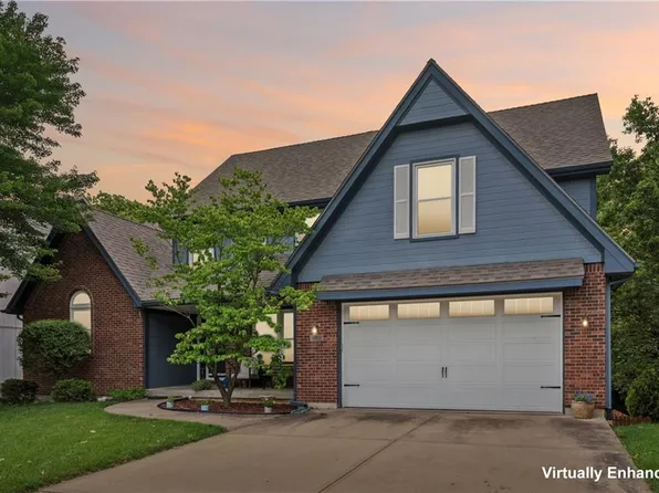 8515 Hallet St, Lenexa, KS 66215