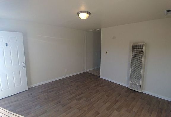 2nd image of 1221 San Mateo Blvd SE
