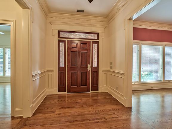 2nd image of 421 Lacy Woods Ct