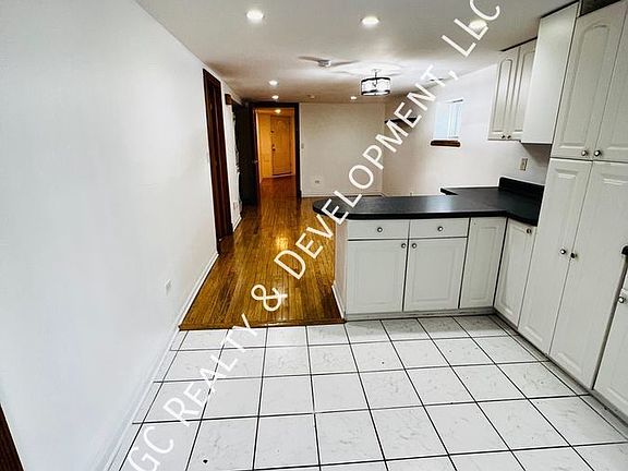 5th image of 2957 W Nelson St Unit G