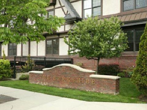 2nd image of 77 Maple Ave