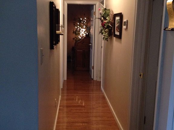 5th image of 128 Molly St