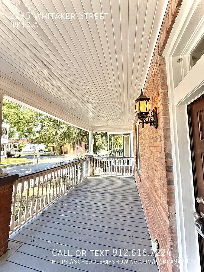 Spacious 3-Bedroom Duplex Steps from Savannah's Starland District — Photo 3
