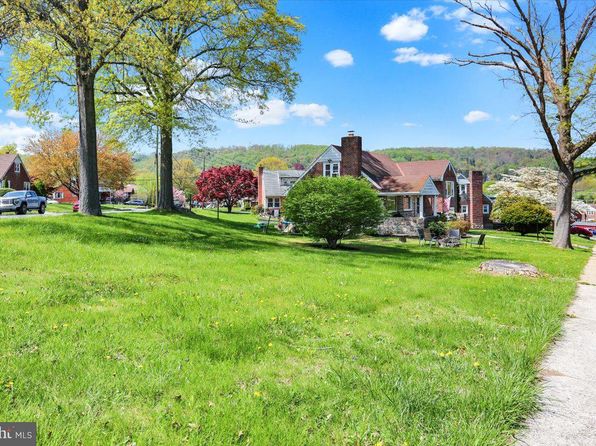 607 Butter Ln, Reading, PA 19606