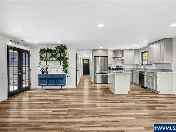 4th image of 5843 Peterson Ln NE